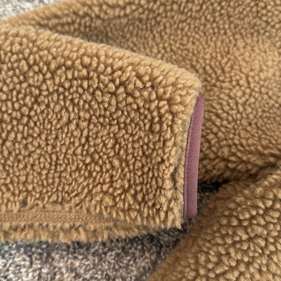 COPY - Patagonia Women’s Classic Retro X Fleece Jacket - Picture 9 of 15